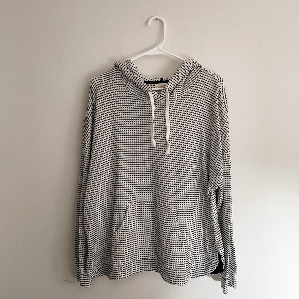 MELLODAY Black and White Striped Knit Hoodie. Size L